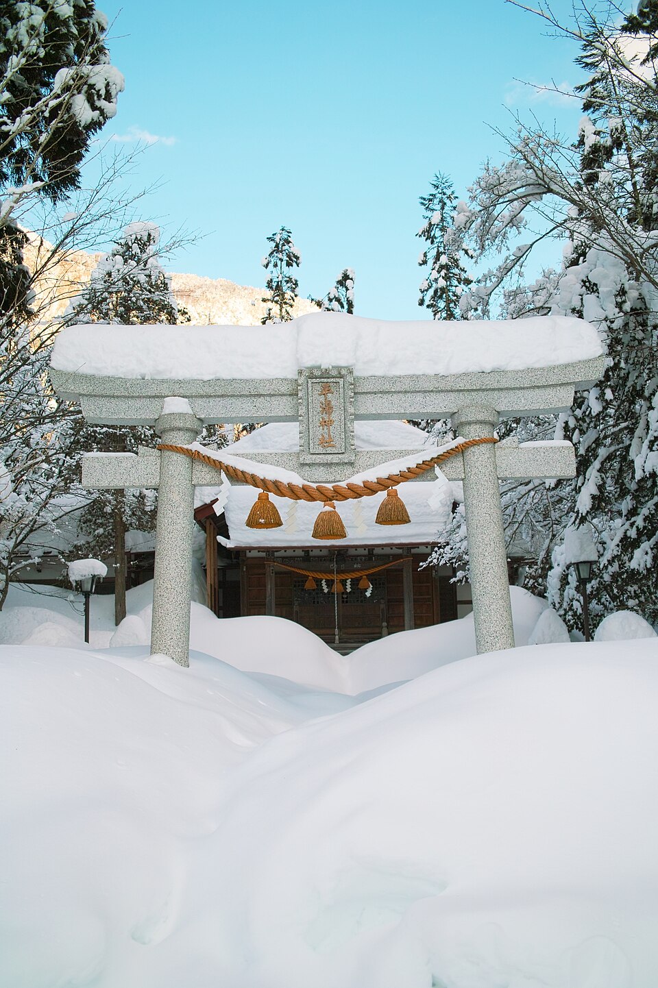 平湯民俗館和平湯神社岔路口