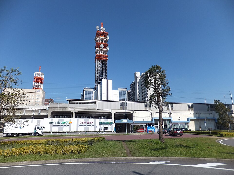 千葉みなと駅南口