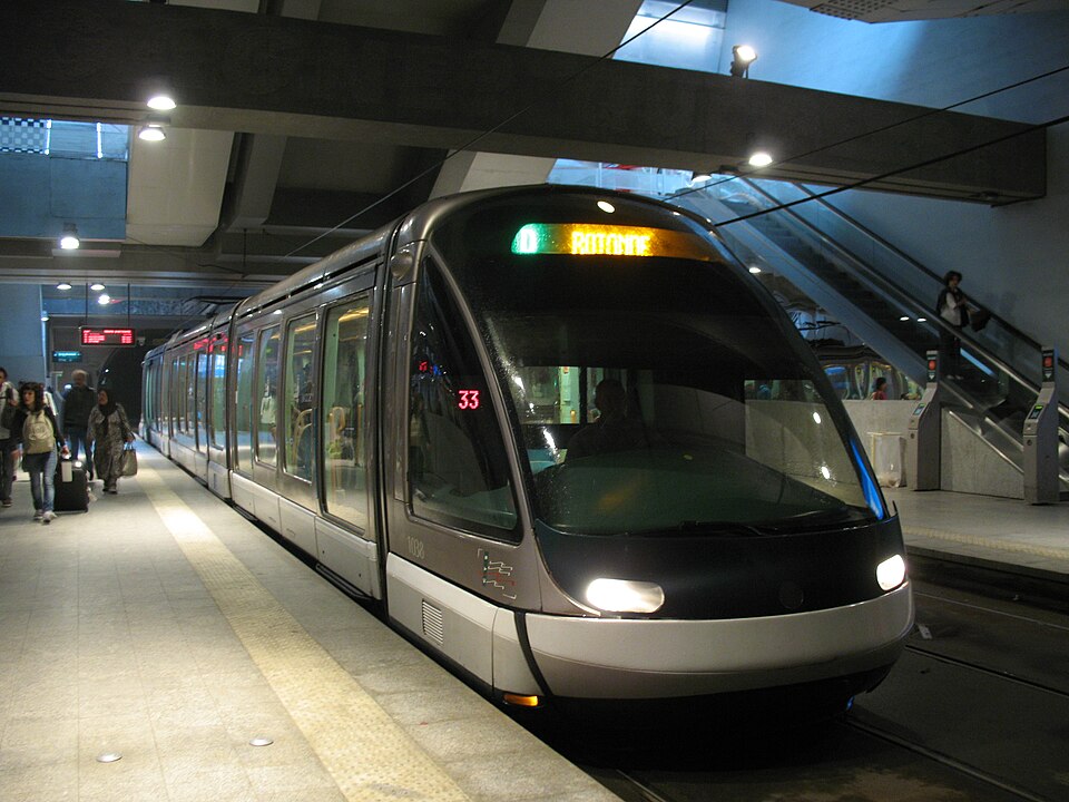 14 Place de la Gare（立ち絵背景）
