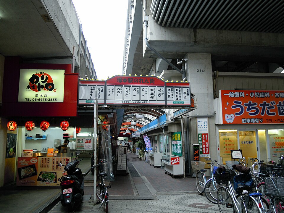 豊ガスケット裏手の道路
