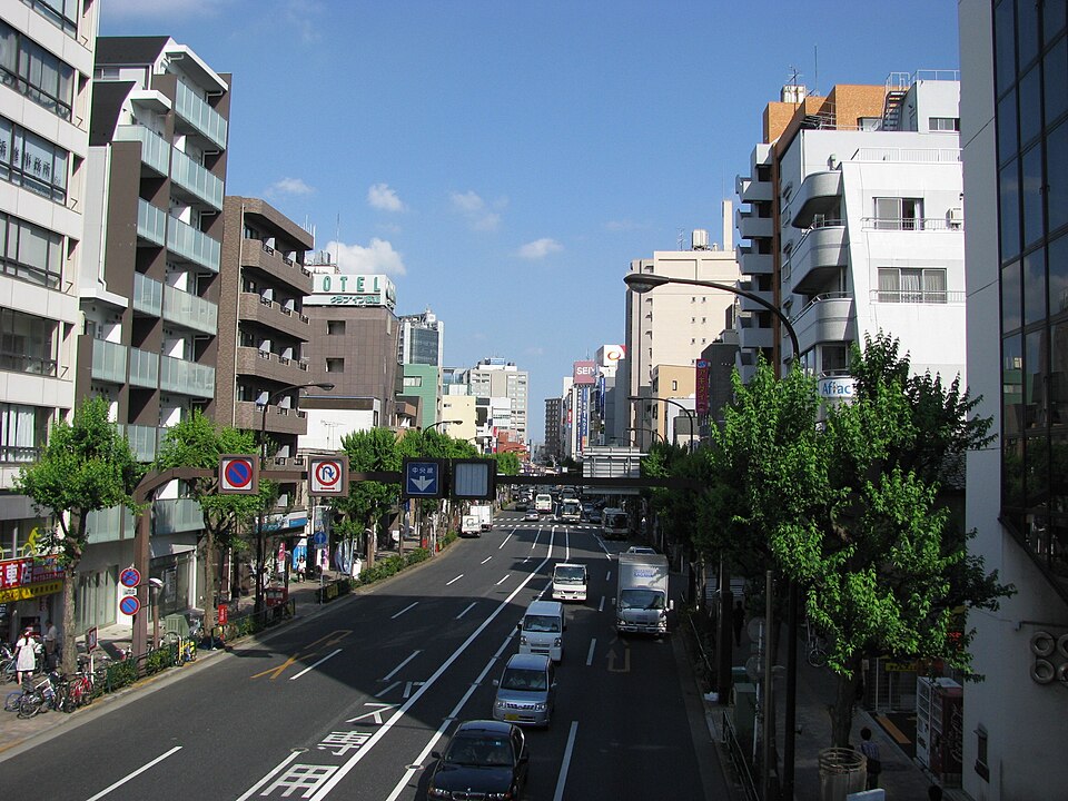 杉並公会堂前