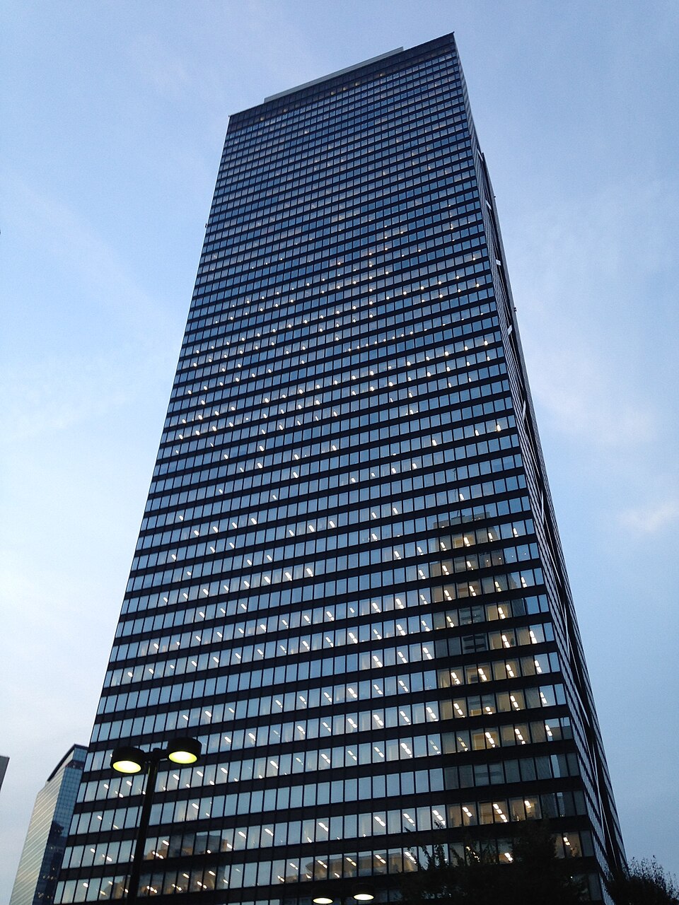 新宿郵便局前交差点