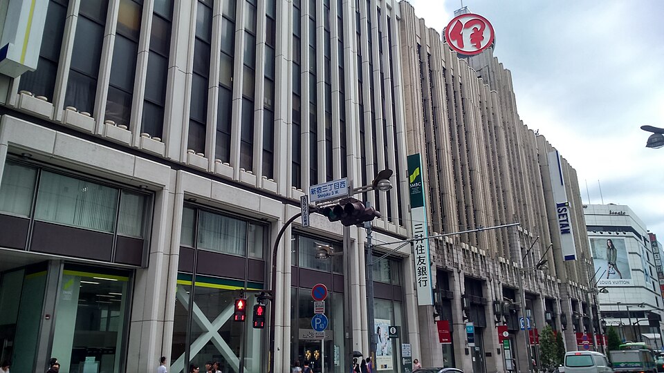 新宿三丁目　A5出入り口