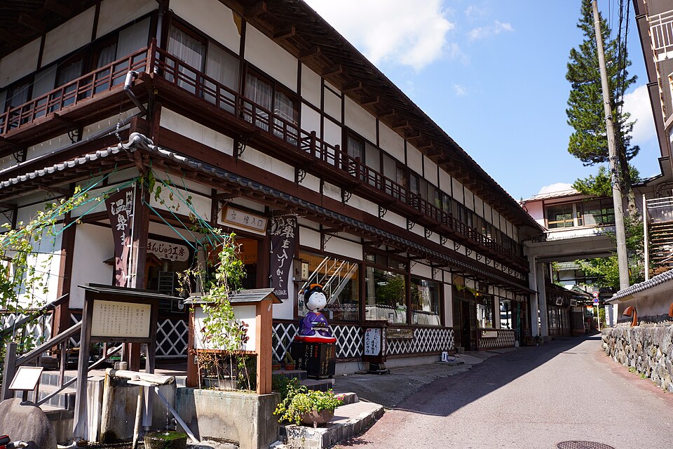 積善館本館