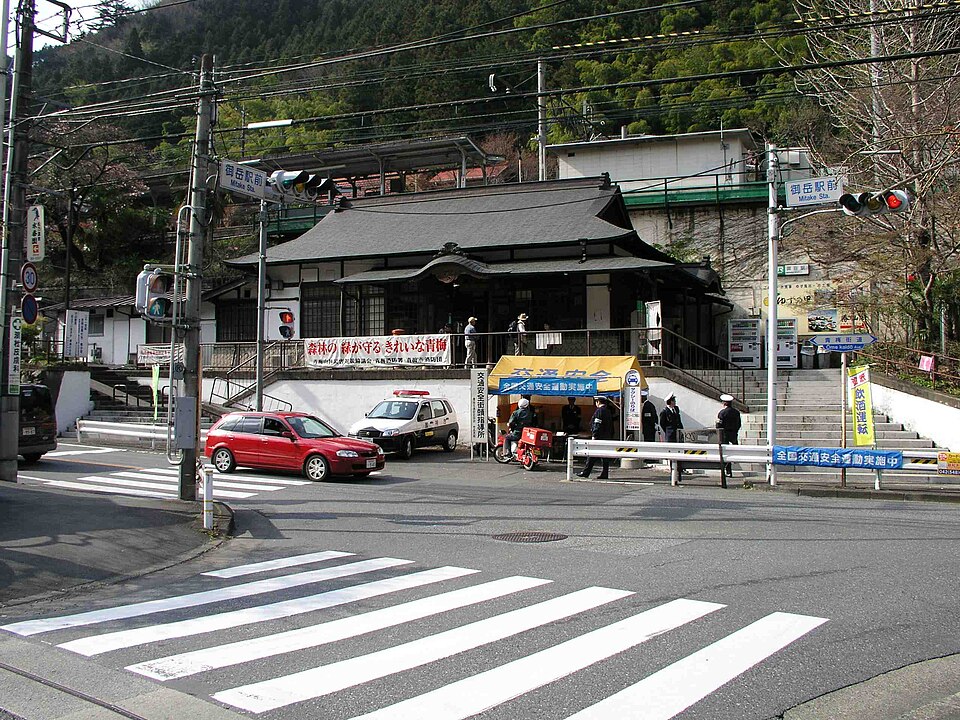 JR青梅線 御嶽駅ホーム