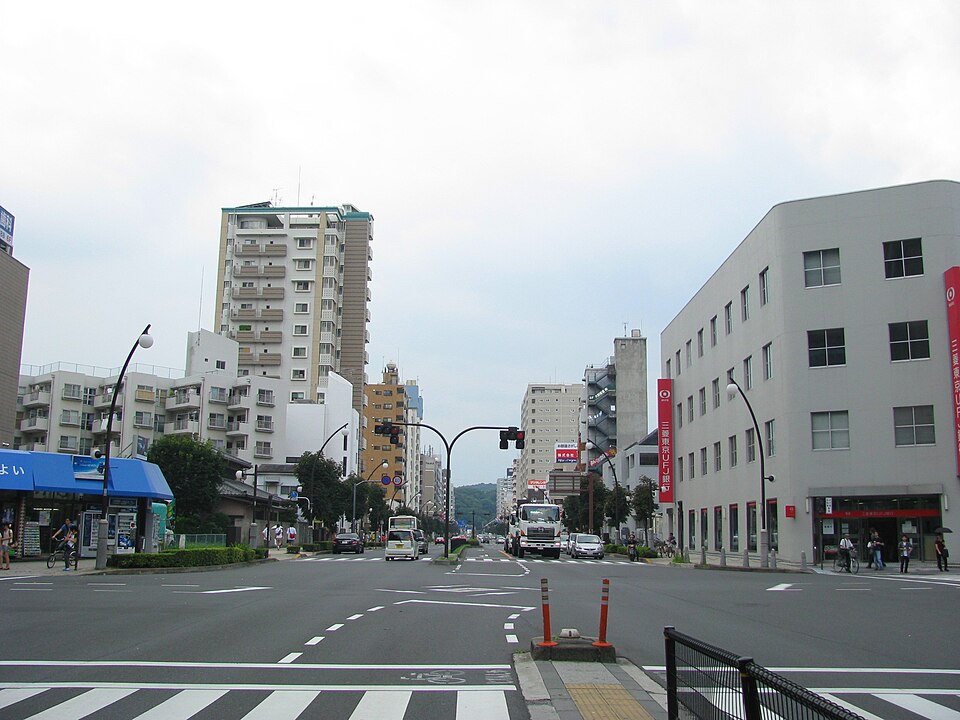 聖跡桜ヶ丘駅