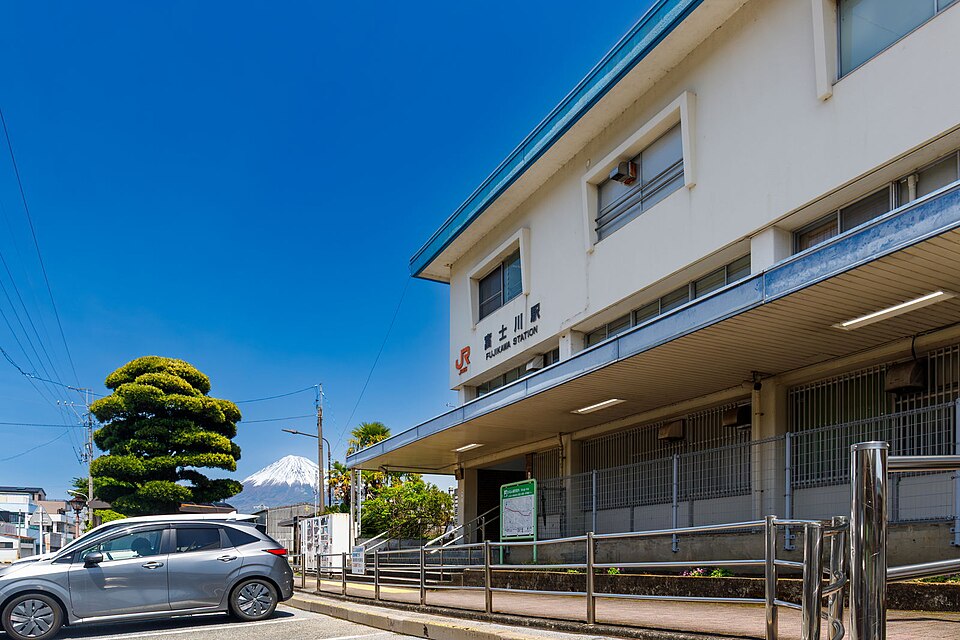 富士川駅 前