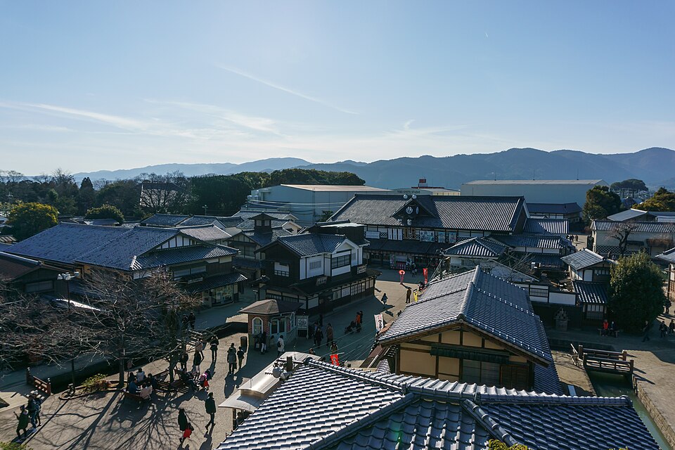 长屋门对面的座位