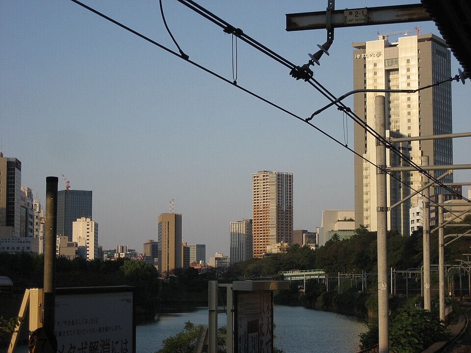千代田区立外濠公園（九段北4丁目側）