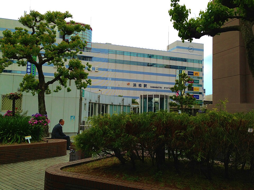 浜松駅北口（浜松駅ビル メイワン）