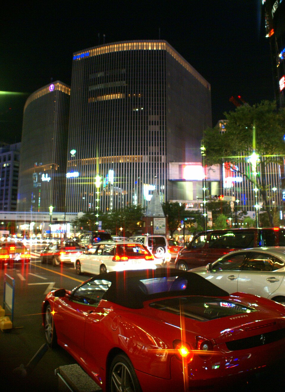 有楽町センタービル(有楽町マリオン)前