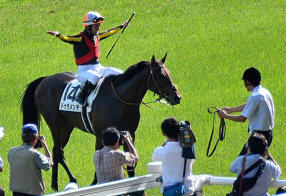 馬モニュメント