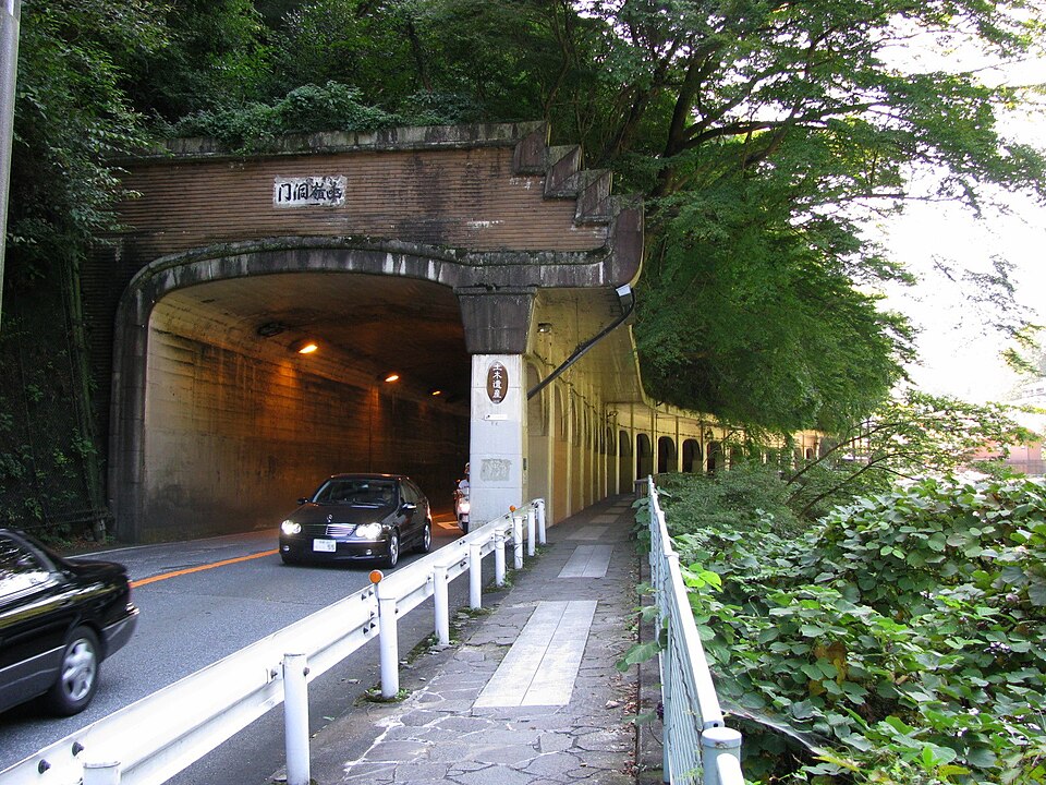 函嶺洞門