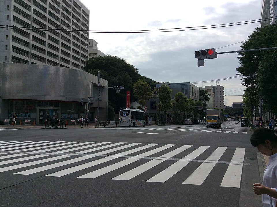 広尾駅 月台