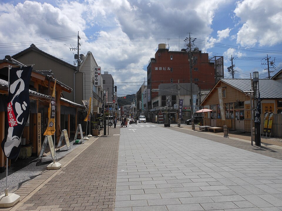 伊勢市駅前