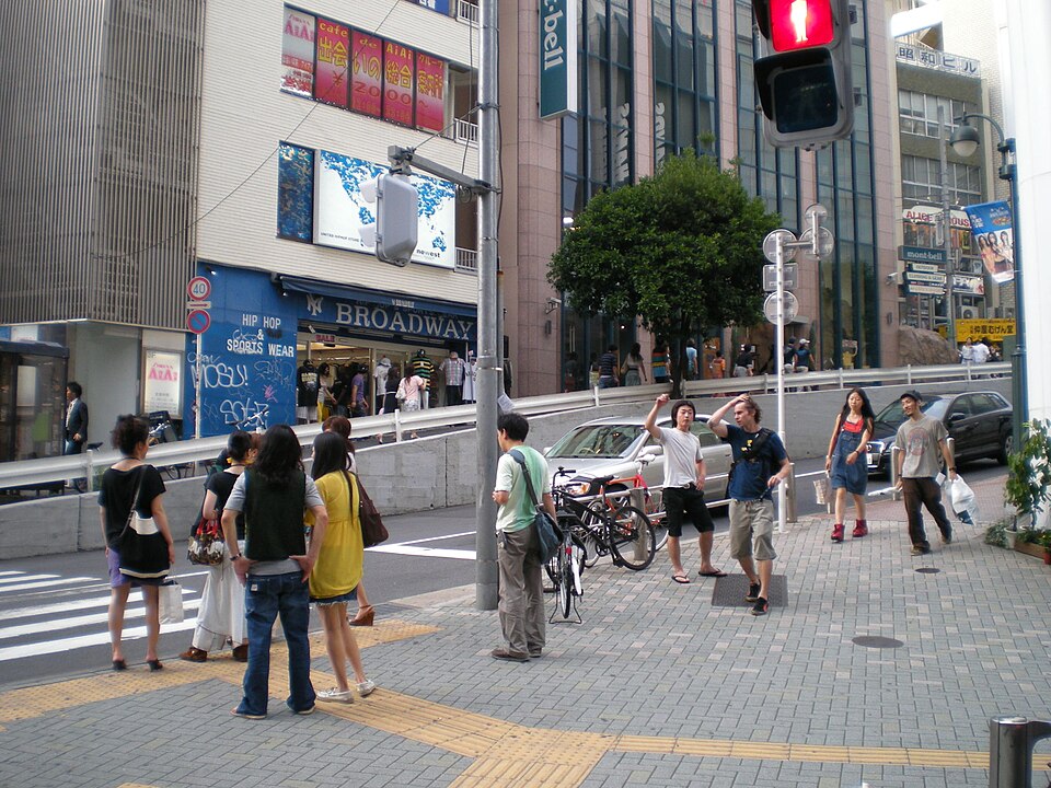 ハンズ渋谷店前
