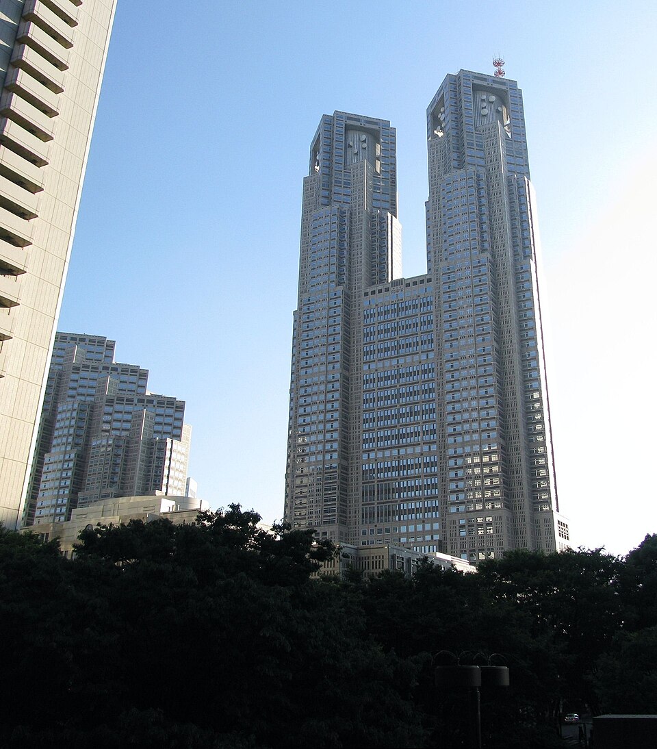 新宿センタービル 水の広場