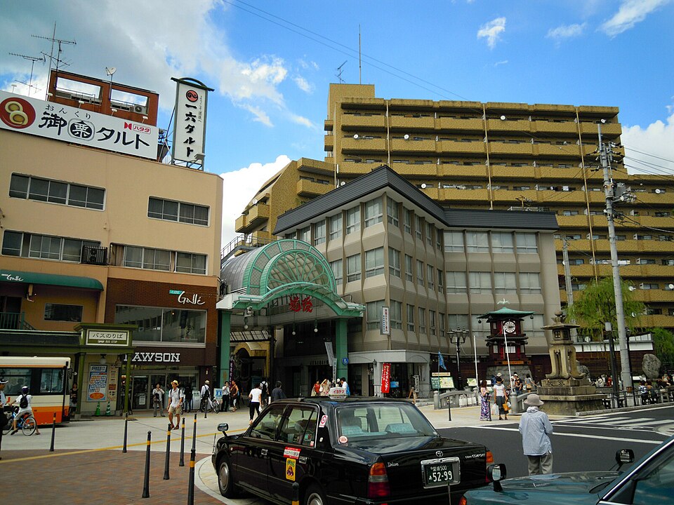道後温泉駅内