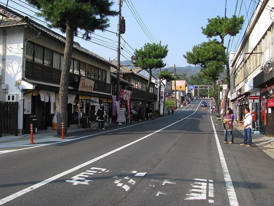 宇迦橋大鳥居