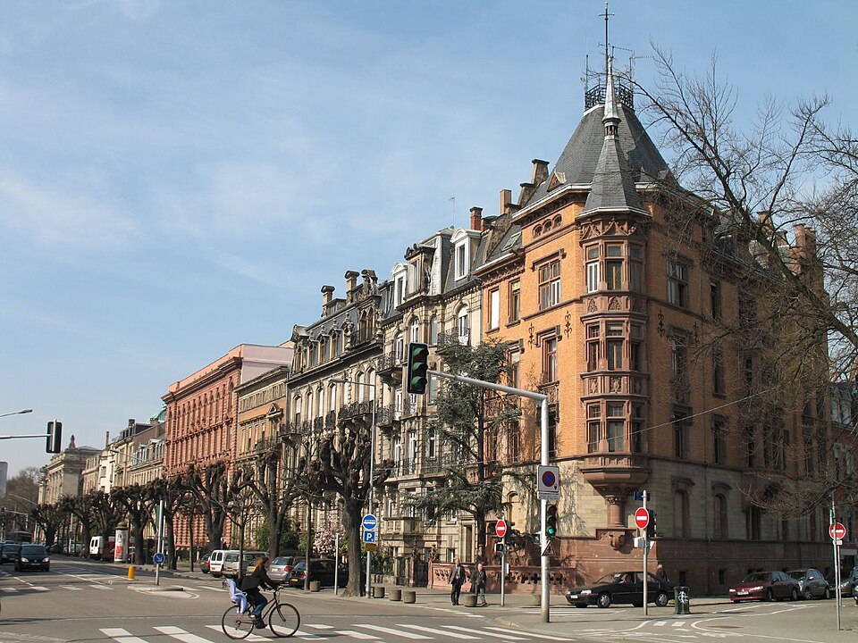 15-21 Avenue de la Liberté（背景）