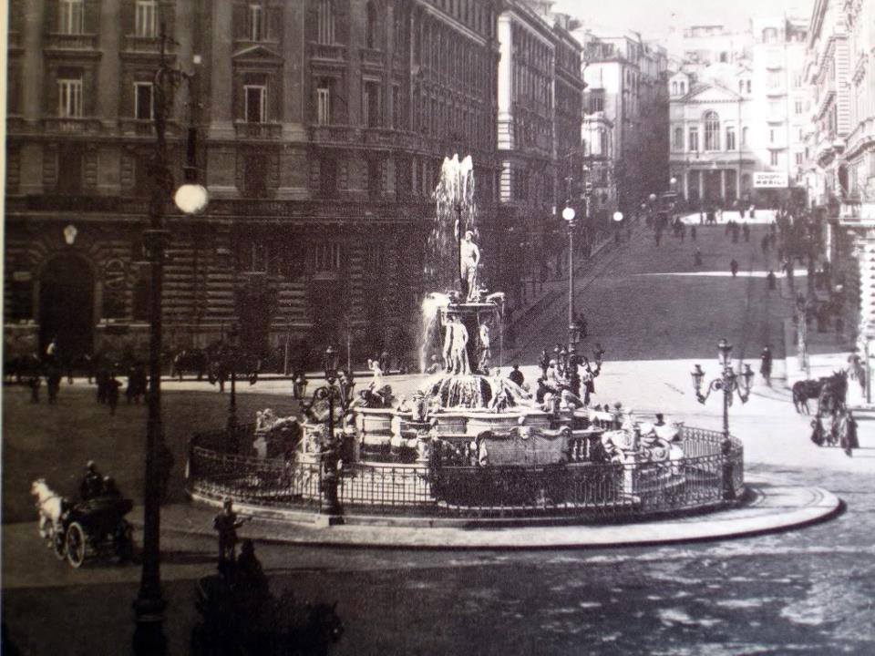 Piazza Giovanni Bovio