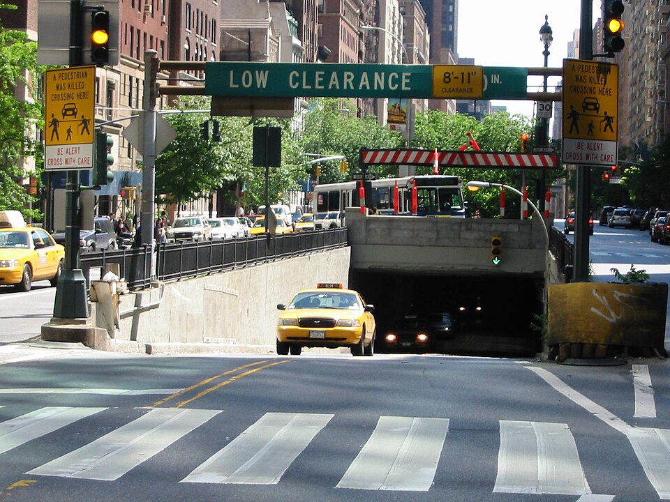East 40th St / Park Ave
