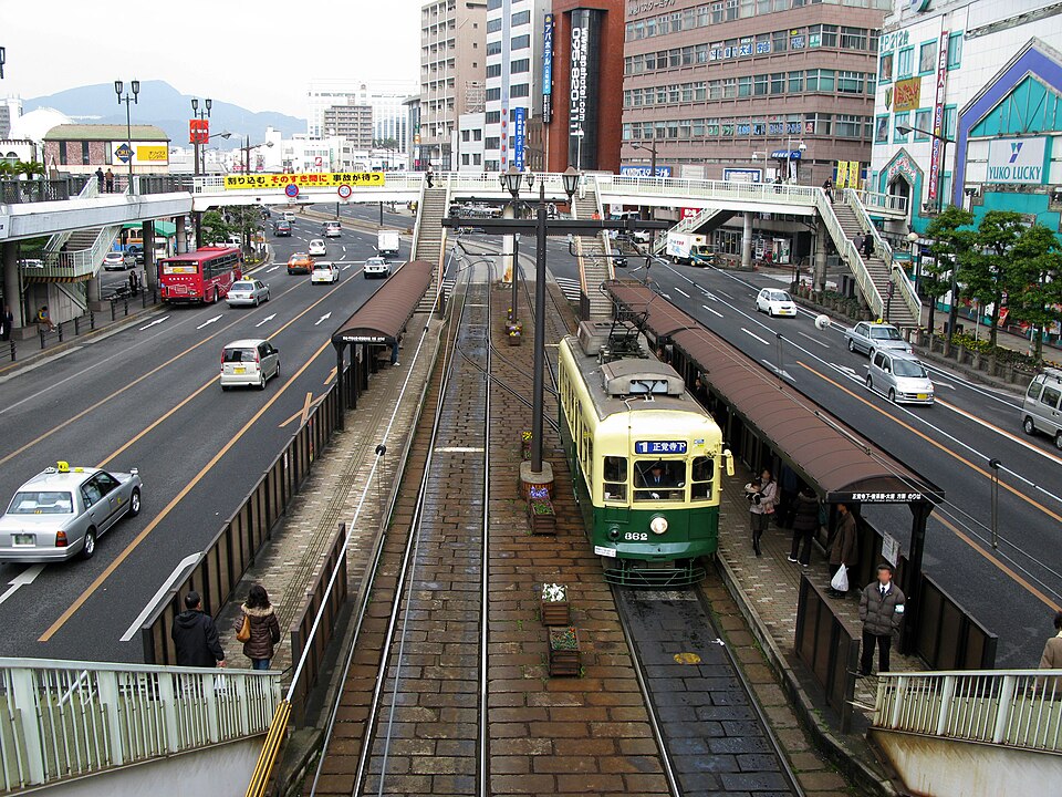 長崎駅前