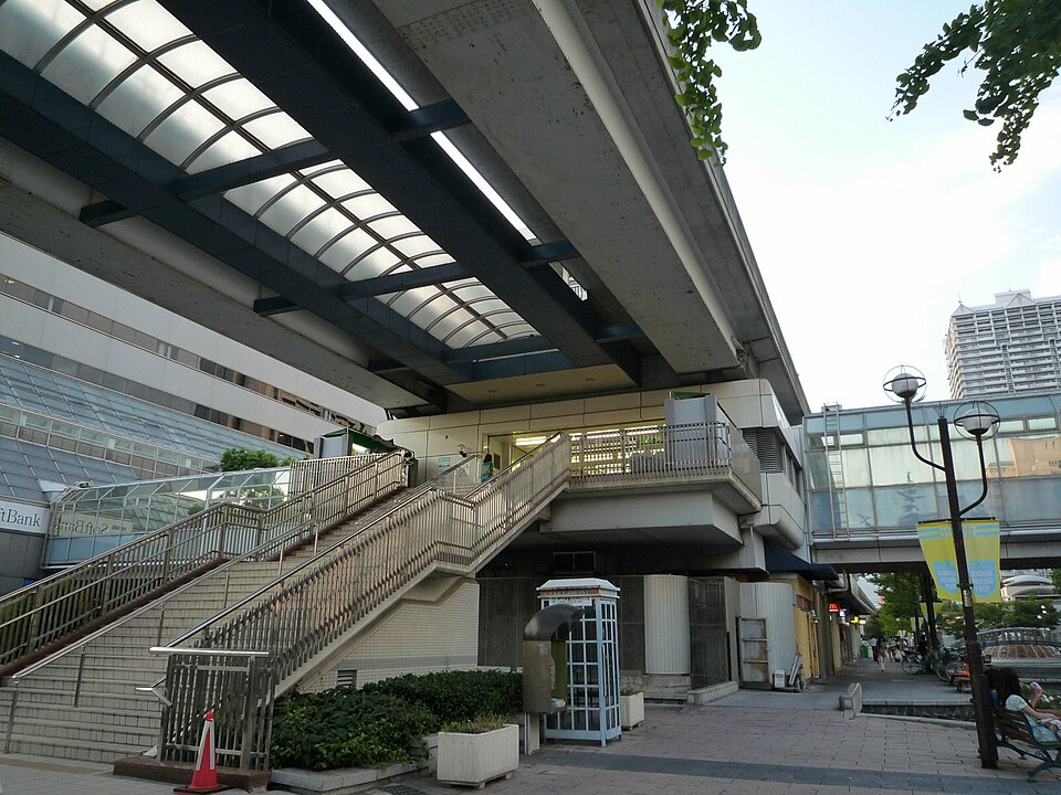 六甲アイランドリバーモール