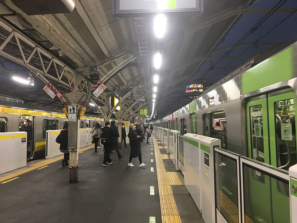 JR代々木駅